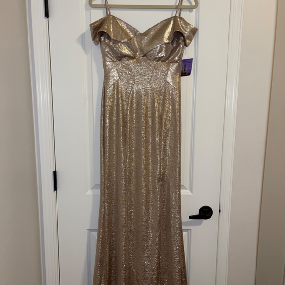 Formal dress - Picture 3 of 8